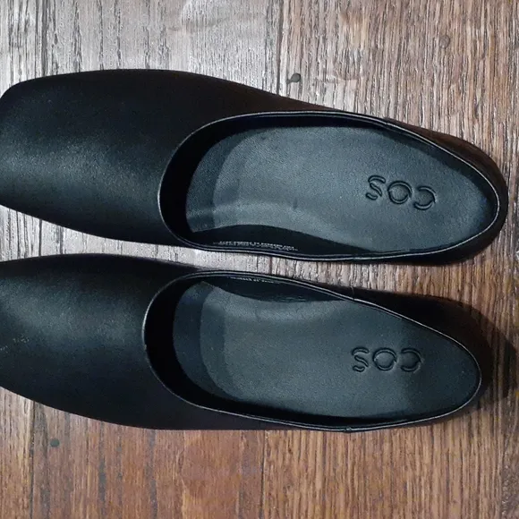 Cos leather flat shoes