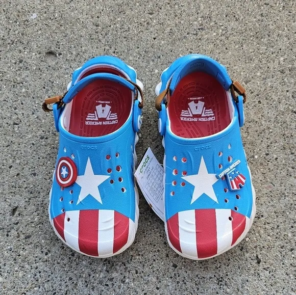 Crocs Captain America sandals youth boys size J4
