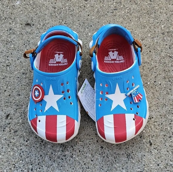 Crocs Captain America sandals youth boys size J4