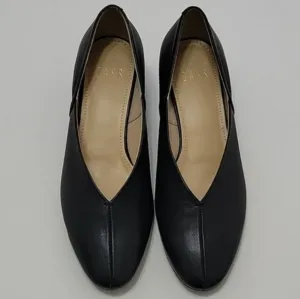 Daks Heels