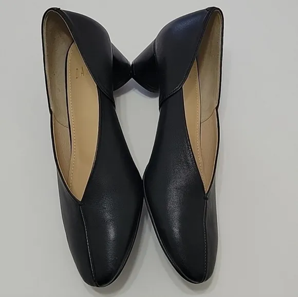 Daks Heels