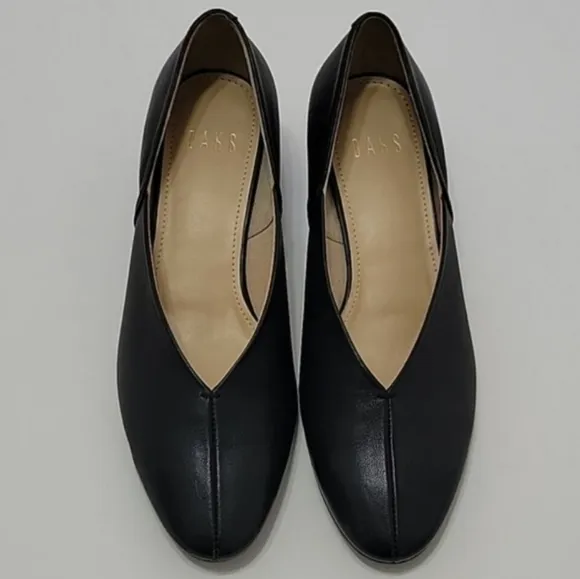 Daks Heels