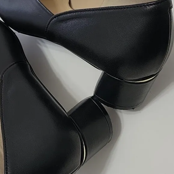 Daks Heels