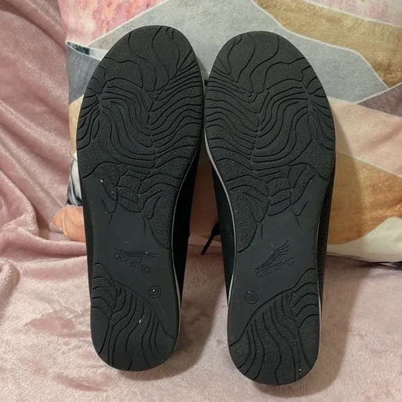 Dansko Orli Sneaker Black Textured Nubuck Sneakers size 39 size 8.5