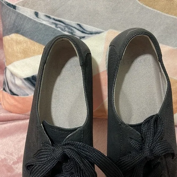 Dansko Orli Sneaker Black Textured Nubuck Sneakers size 39 size 8.5