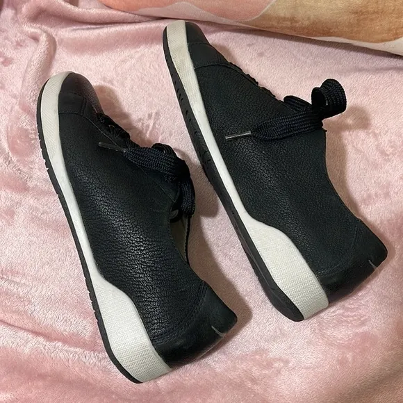 Dansko Orli Sneaker Black Textured Nubuck Sneakers size 39 size 8.5
