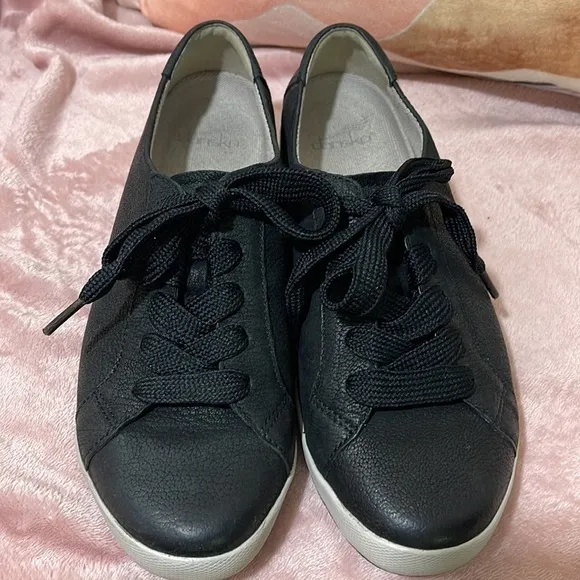 Dansko Orli Sneaker Black Textured Nubuck Sneakers size 39 size 8.5
