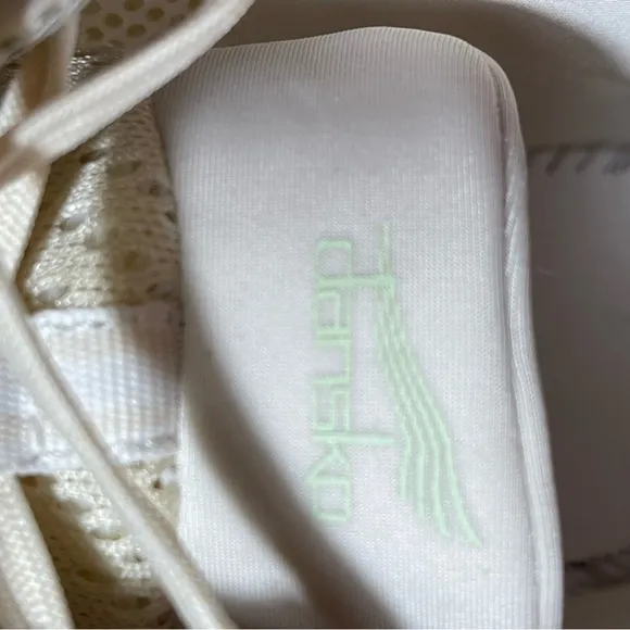 Dansko Sky Ivory Mesh lace up sneakers EU 39 like new condition