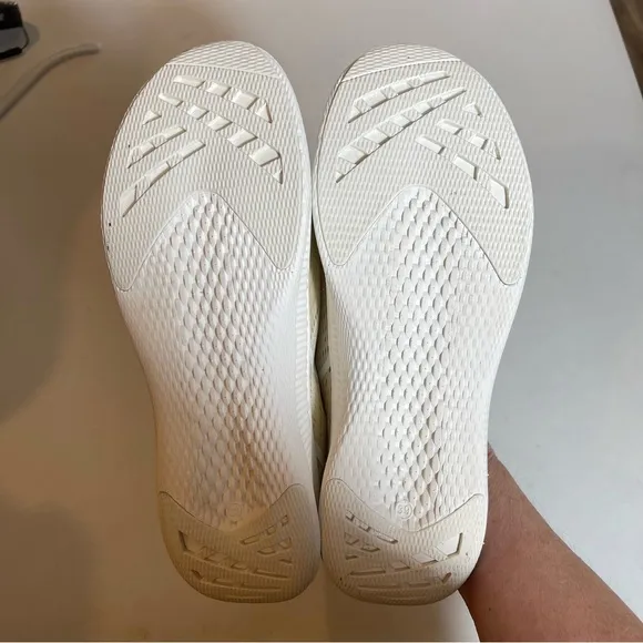 Dansko Sky Ivory Mesh lace up sneakers EU 39 like new condition