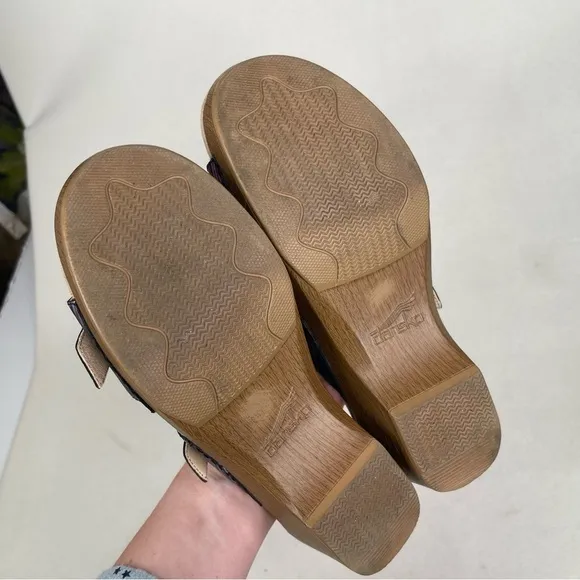 Dansko Sophie Sandals Metallic Stripe Size 42