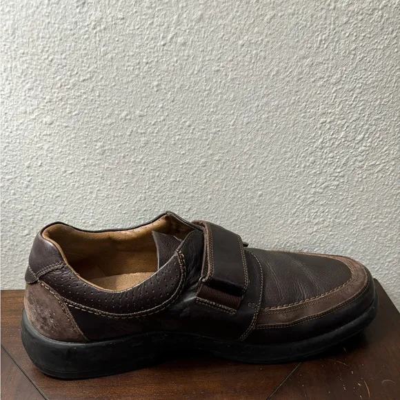 Deer tracks Men's 12‎ / 4E Brown Leather Slip On Casual Dress Comfort Shoes 2002