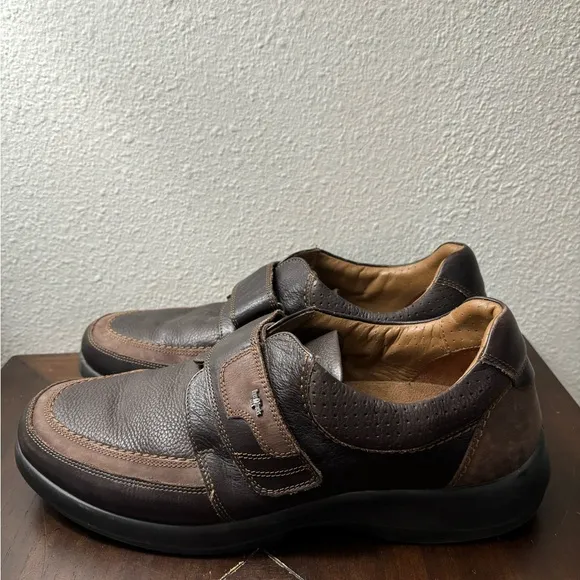 Deer tracks Men's 12‎ / 4E Brown Leather Slip On Casual Dress Comfort Shoes 2002