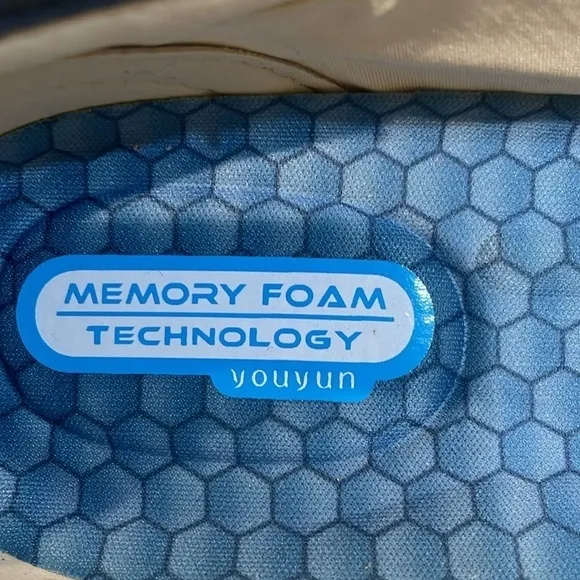 Diabetic shoes Velcro wide tongue