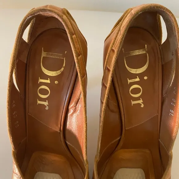 Dior Croc-Embossed Leather pump w/Tortoise Shell Heel IT Size 37/US size 7
