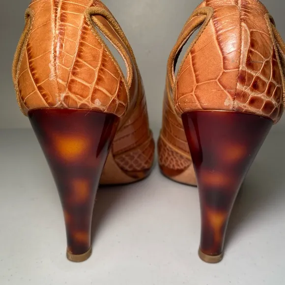 Dior Croc-Embossed Leather pump w/Tortoise Shell Heel IT Size 37/US size 7