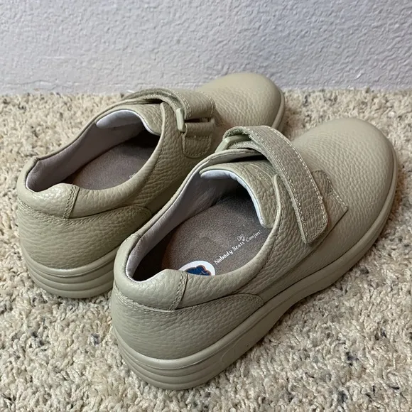 Dr Comfort Maggy Hook &amp; Loop Diabetic Shoes Women’s Sz 7M