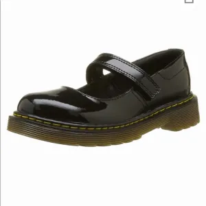 DR MARTEN MAACY MARYJANE