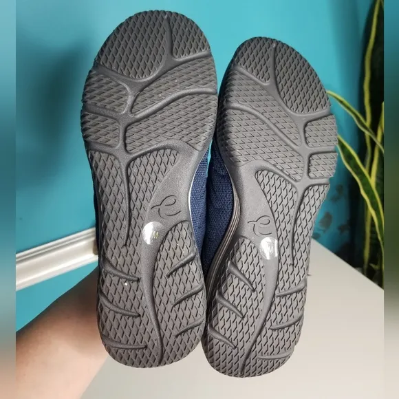 Easy Spirit Sebe Zip Top Sneakers Navy