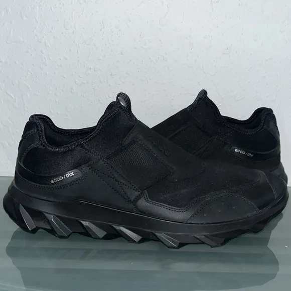 ECCO Mens Black Mx Low Slip-On comfort tennis shoes
