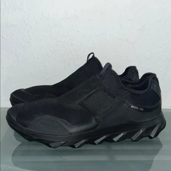 ECCO Mens Black Mx Low Slip-On comfort tennis shoes