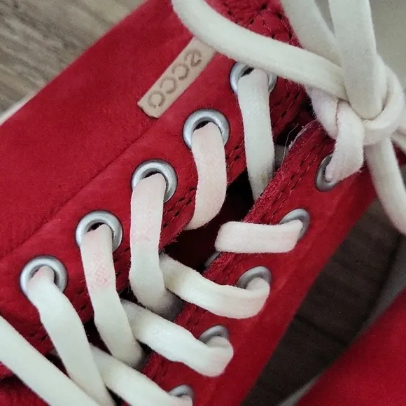 Ecco Shoes Womens 38 Soft VII Cap Toe Sneakers Comfort Red Suede Lace Up