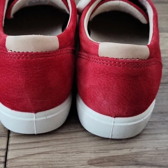 Ecco Shoes Womens 38 Soft VII Cap Toe Sneakers Comfort Red Suede Lace Up