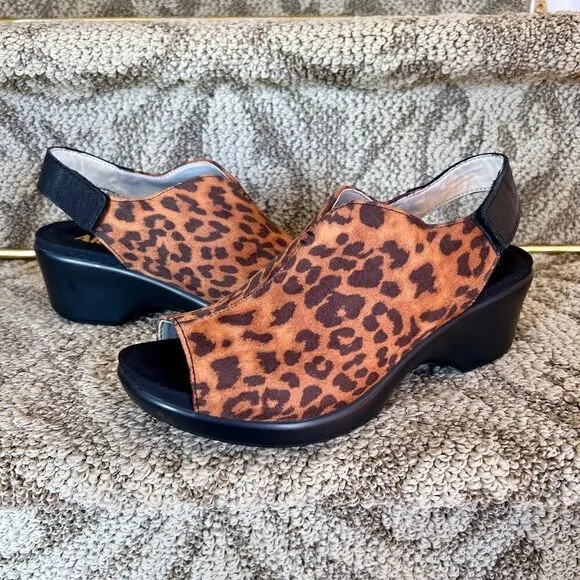 EEUC Women's Alegria Rosie Peep Toe Wedge Sandals Leopard Print Size 39 or 9