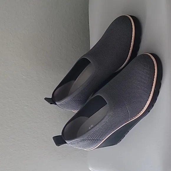 Eileen Fisher Graphite Marie Wedge Shoes Size 7.5  $235