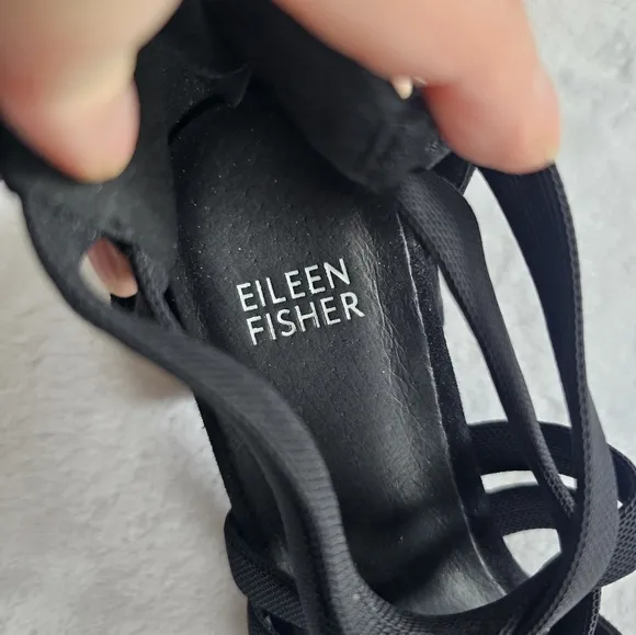 Eileen Fisher Juku Pump Strappy Suede Size 7 Block Heels 1083. (NWOB) Minimalist