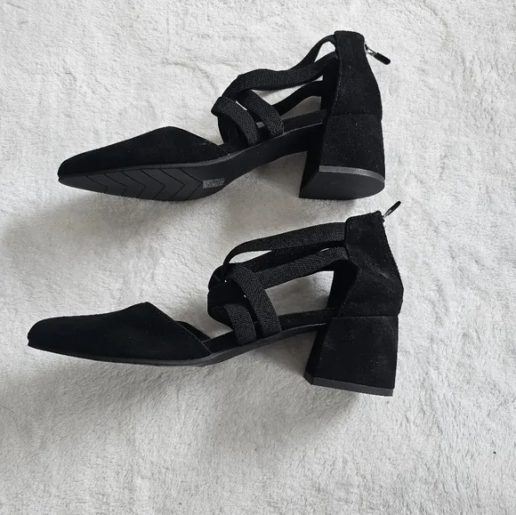Eileen Fisher Juku Pump Strappy Suede Size 7 Block Heels 1083. (NWOB) Minimalist