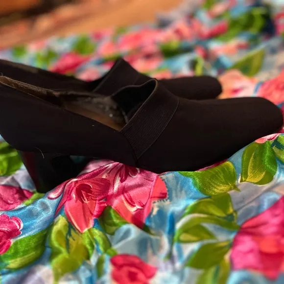 Elegant Black Women's Shoes