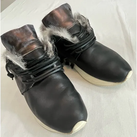 ESSEutESSE Fur Trim Black Leather Fringe Sneakers - size 40