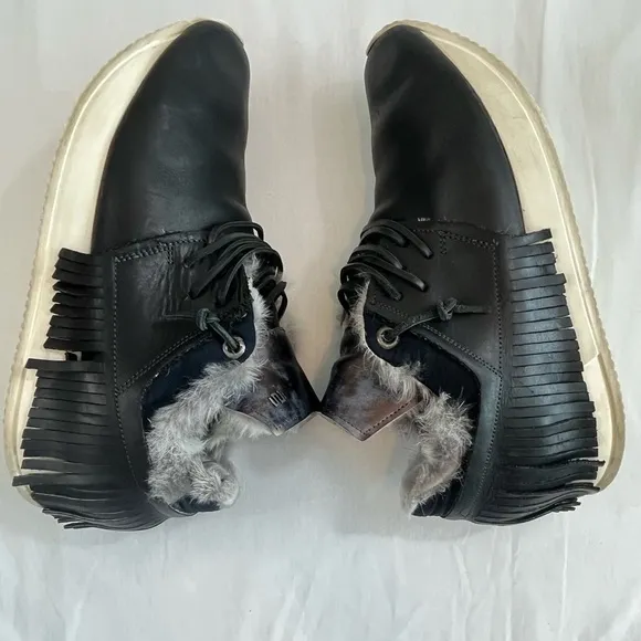 ESSEutESSE Fur Trim Black Leather Fringe Sneakers - size 40