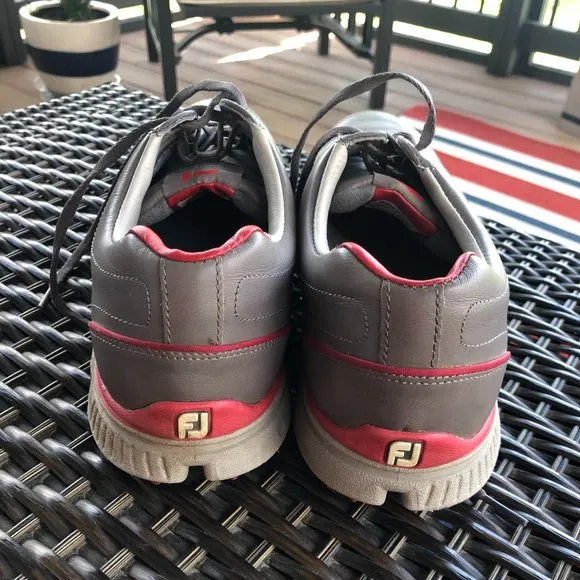 FOOT JOY Men's Gray &amp; Red DryJoys Tour 53663 Spikeless Golf Shoes - Size 11 MED