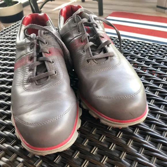 FOOT JOY Men's Gray &amp; Red DryJoys Tour 53663 Spikeless Golf Shoes - Size 11 MED