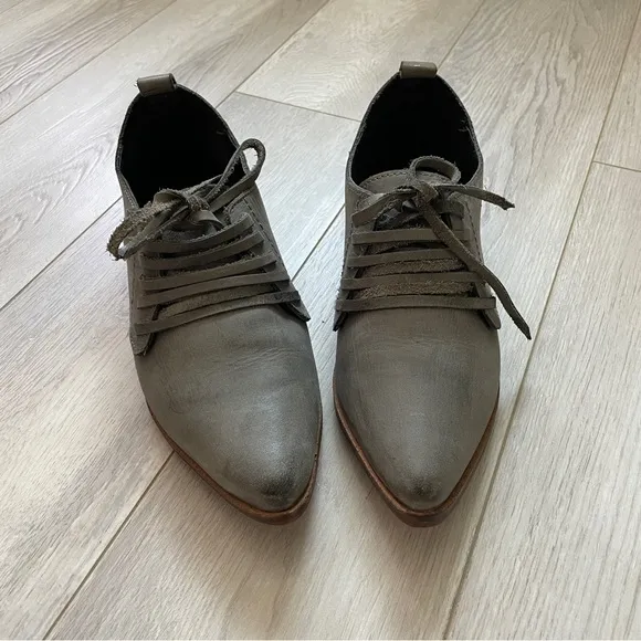 Free People Leather Oxford Loafer Pointed Toe Lace Up Shoes Gray (Size EU 37)