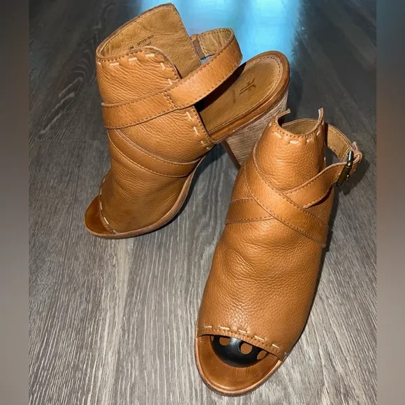 Frye DANI Pickstitch Shield Brow Leather Sandals Size 10 M