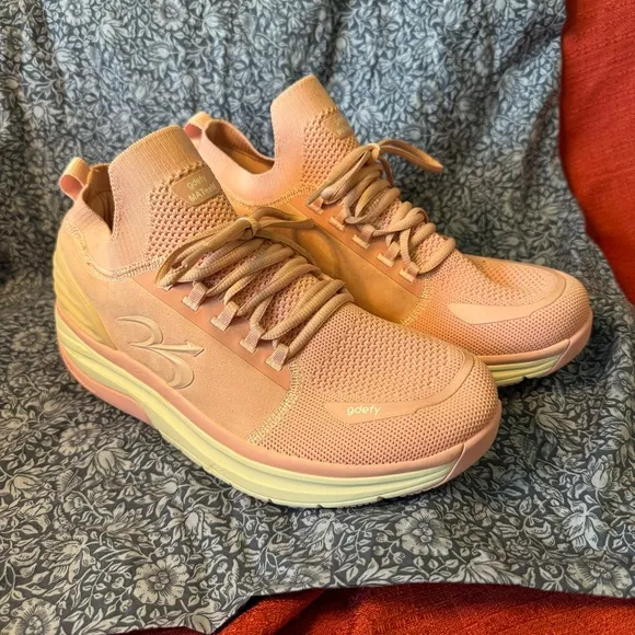 GDEFY MATEEM Pink Athletic Shoes, Women’s Size 11, EUC