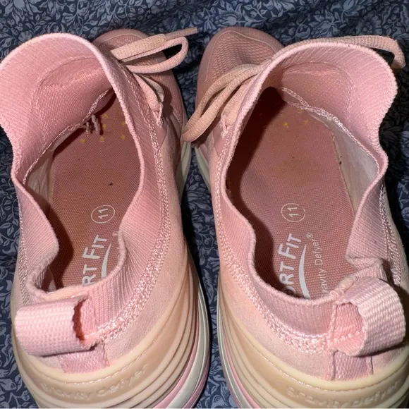 GDEFY MATEEM Pink Athletic Shoes, Women’s Size 11, EUC