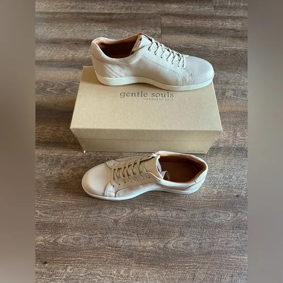 Gentle Souls by Kenneth Cole men’s sneakers