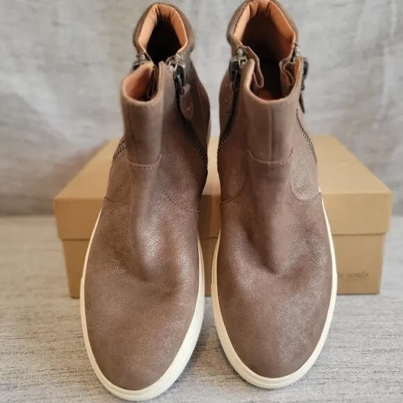 Gentle Souls by Kenneth Cole Women's Carter Sneaker Booties