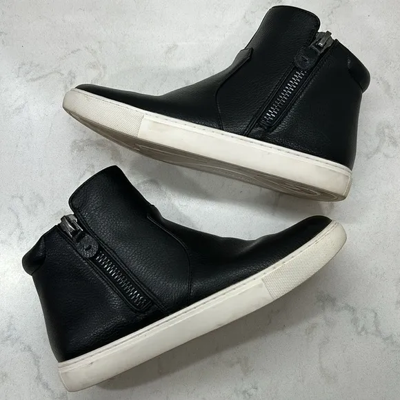 Gentle Souls “ Carter” Black Leather Sneaker Style Ankle Boots Size 7.5