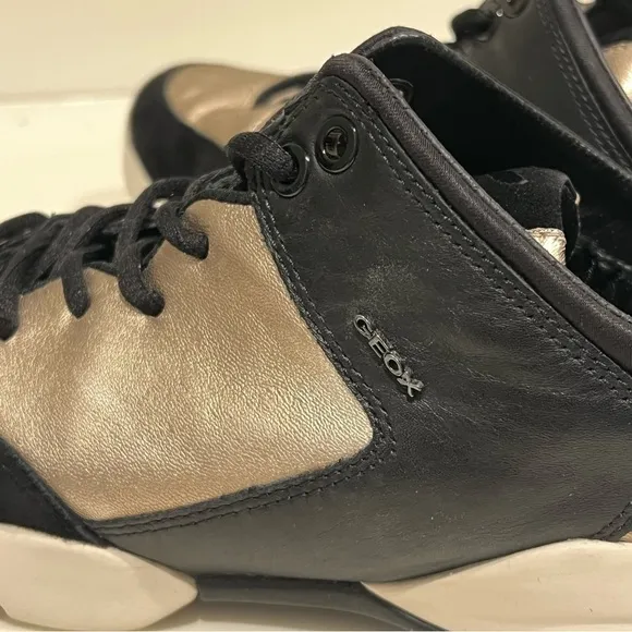 GEOX Respira walking sneakers, buttery soft leather, gold and black, size 7