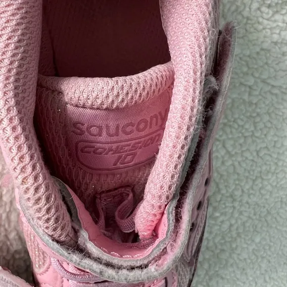 Girls pink sneakers, size 2.5, brand Saucony, great condition