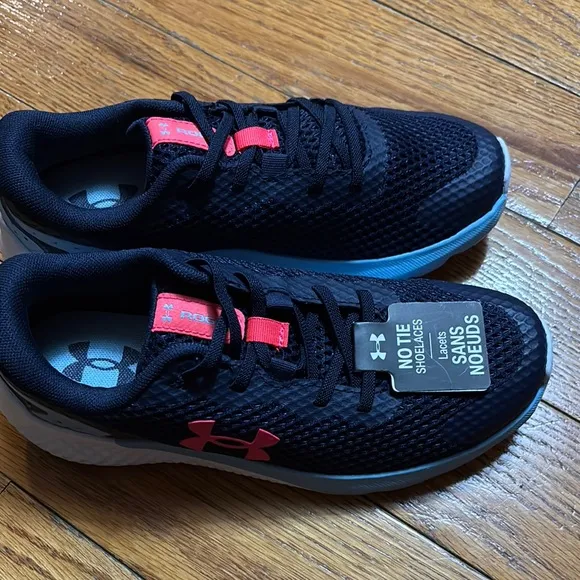 Girls Size 2.5 Navy Blue / Pink Under Running Sneakers ( No Shoelaces ) Slip on