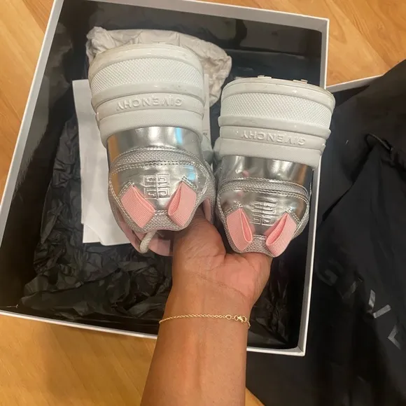 GIVENCHY Giv 1 Metallic Runner Sneakers