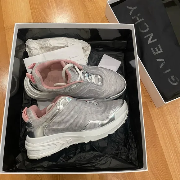 GIVENCHY Giv 1 Metallic Runner Sneakers