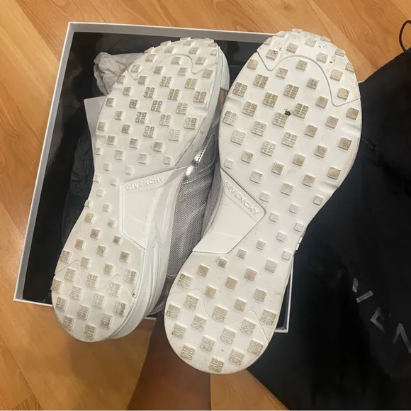 GIVENCHY Giv 1 Metallic Runner Sneakers