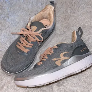 Gravity Defyer comfort fit sneakers