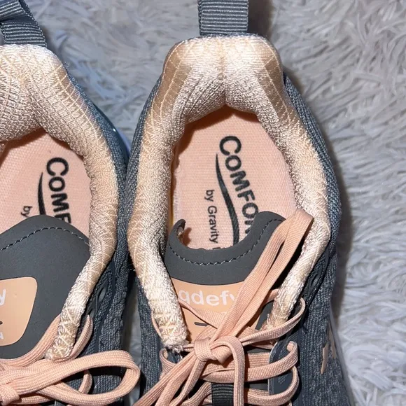 Gravity Defyer comfort fit sneakers
